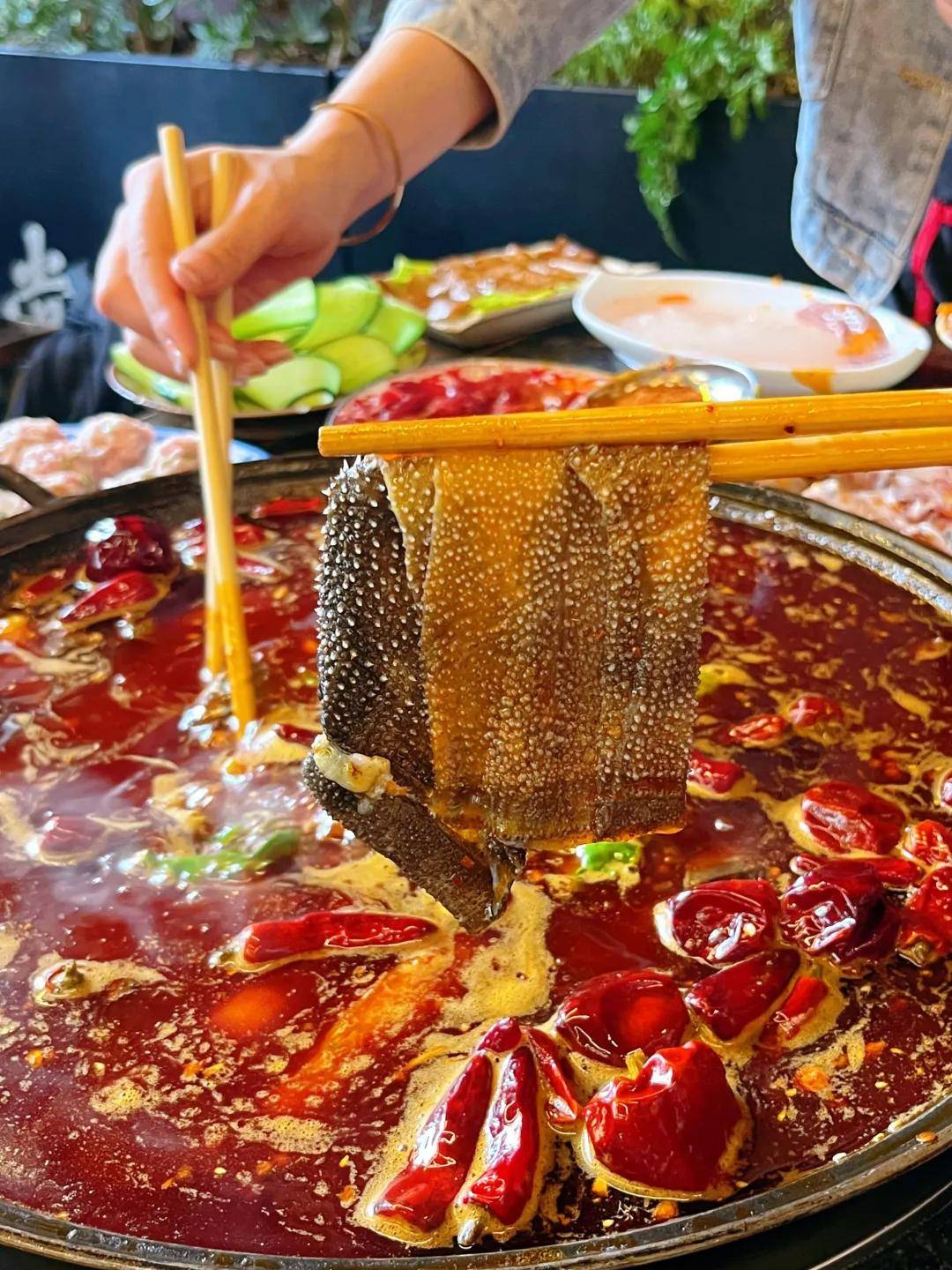 锅市场的创新引擎与发展助推器麻将胡了游戏火锅调味粉：火(图2)